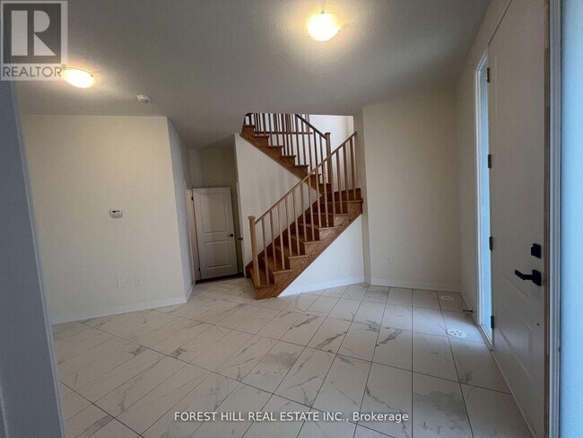 Building Photo - 146 De La Roche Dr