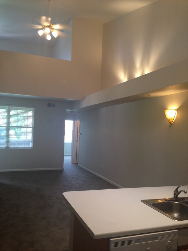 Foto del edificio - 2840 W Centennial Dr