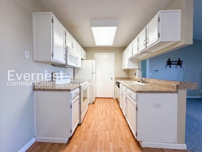 Foto del edificio - 8035 W Eastman Pl