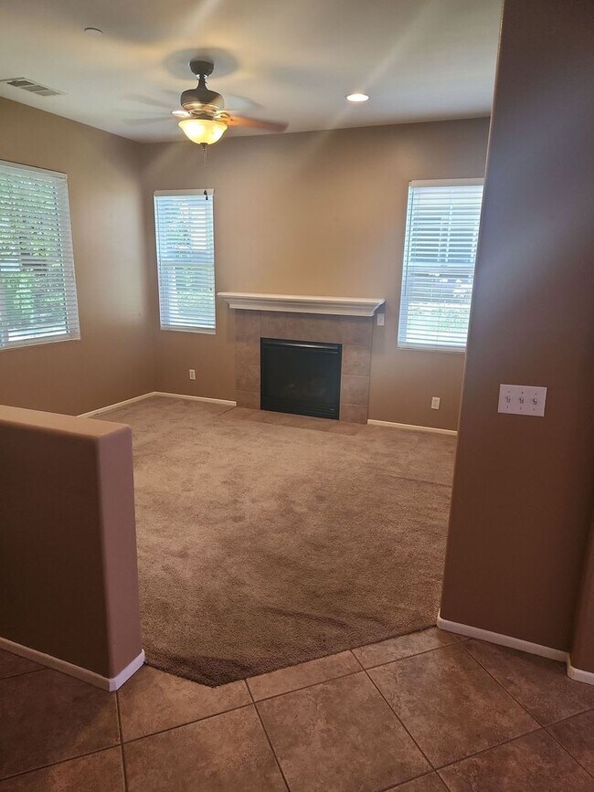 Building Photo - 4-Bedroom Gated Community in Riverside