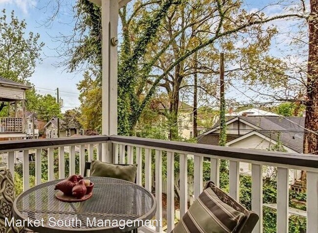 Building Photo - 4 br, 1.5 bath House - 415 E. 40th Street