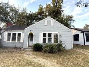 Building Photo - 2209 Talunar Ln