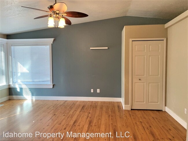 Building Photo - 3 br, 2 bath House - 738 N Celeste Ave