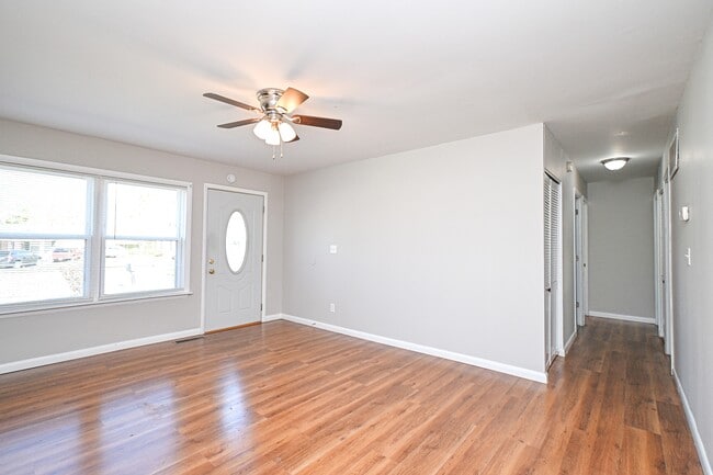 Foto del edificio - 647 Bellaire Ct