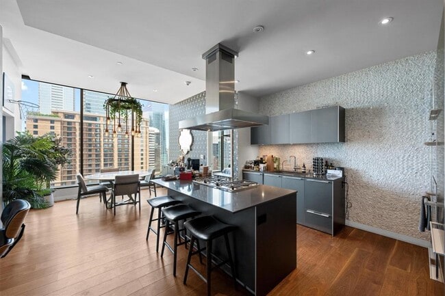 Building Photo - 210 Lavaca St