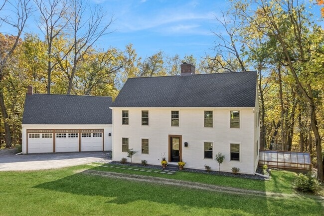 Photo - 3767 Oak Ln NE House