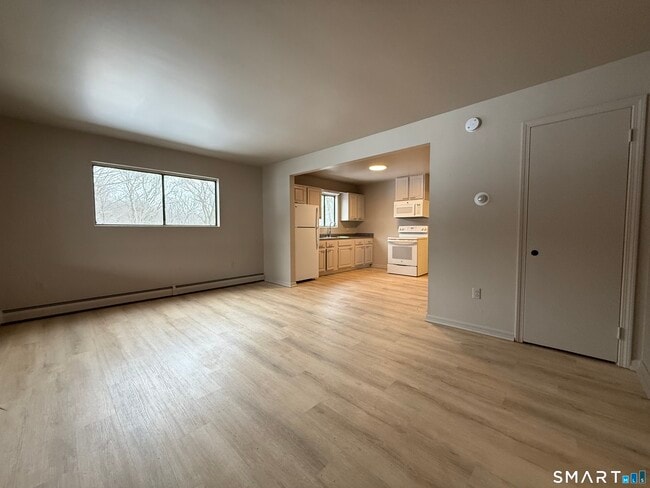 Foto del edificio - 388 S Main St