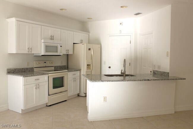 Building Photo - 16121 Via Solera Cir