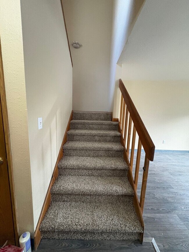 Foto del edificio - 00720-1096/1098 W. Regis St.