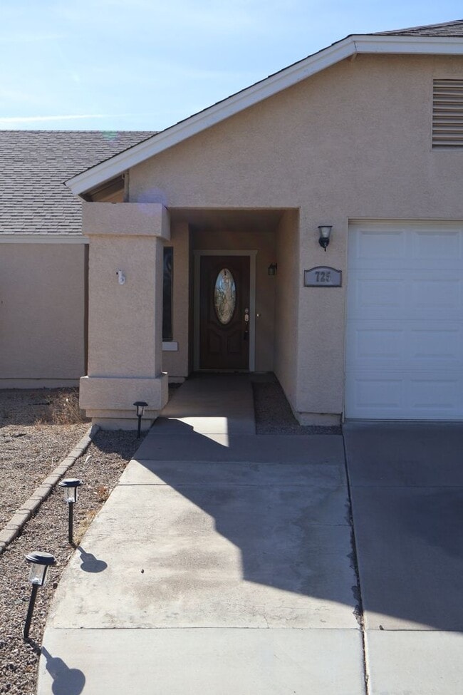 Photo - 3 bed 2 bath POOL Home!