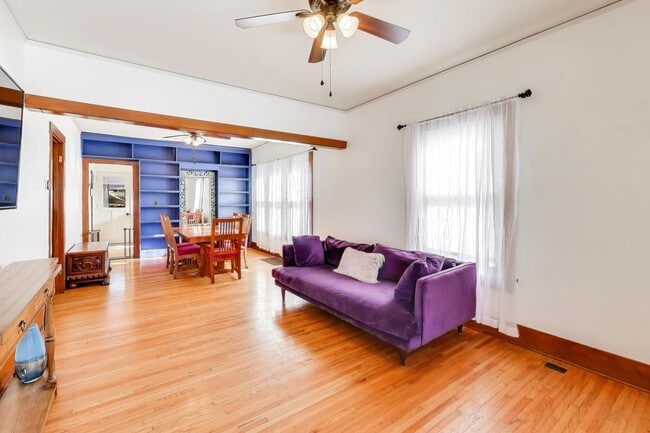 Foto del edificio - 23 N Adams St