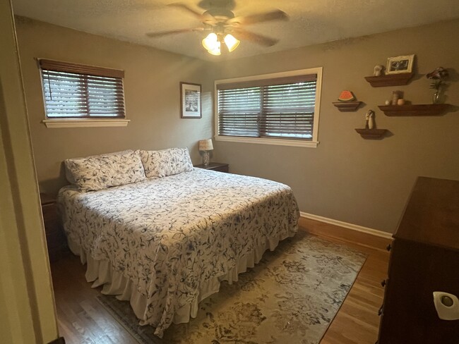 1st bedroom - 8 Cornell Dr