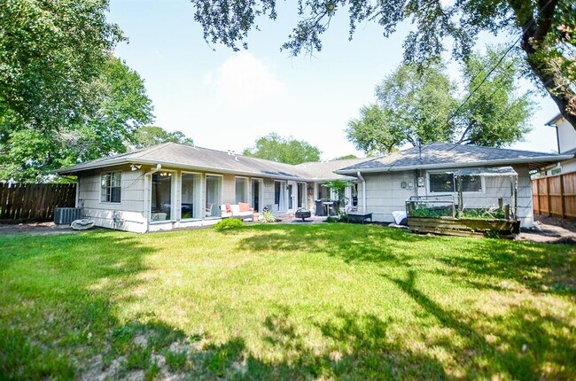 Building Photo - 5421 Pagewood Ln