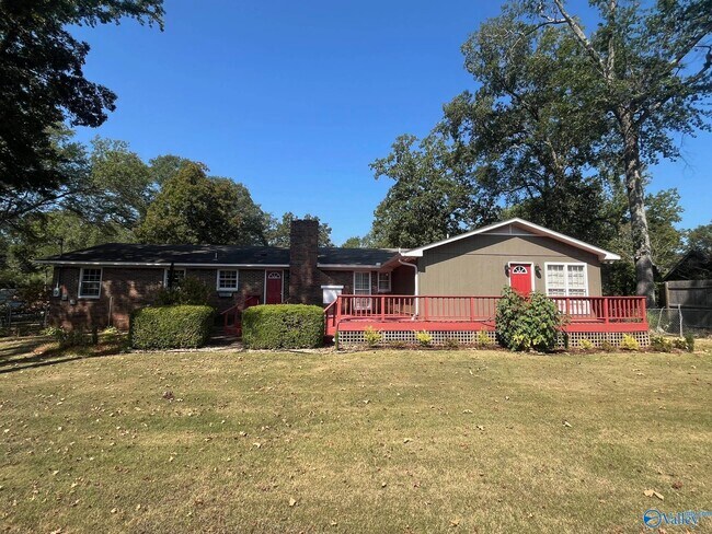 Building Photo - 207 Montgomery Dr