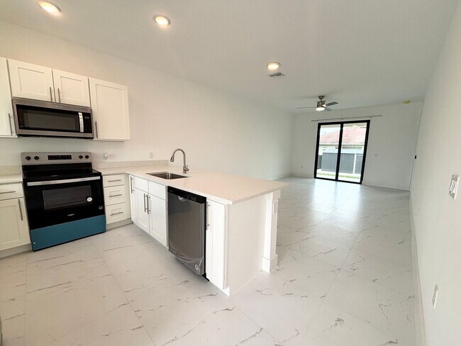 Building Photo - 4518-4518 29th St SW