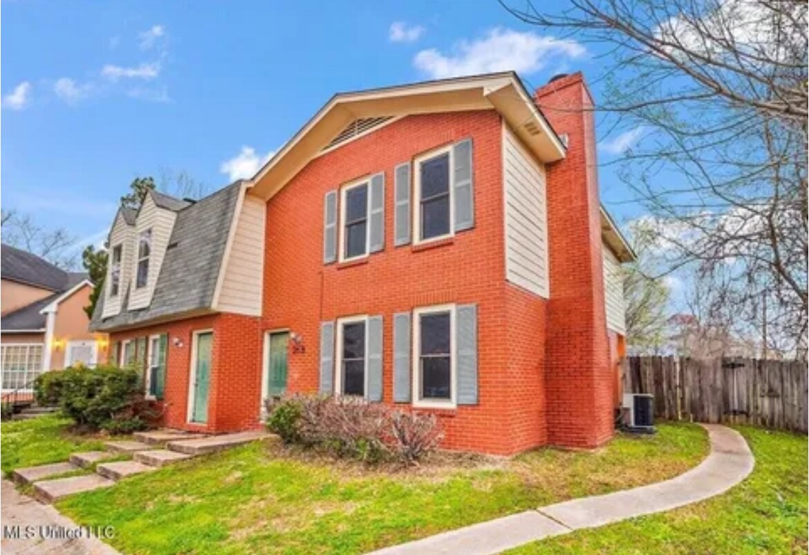 Primary Photo - 26B Northtown Rd