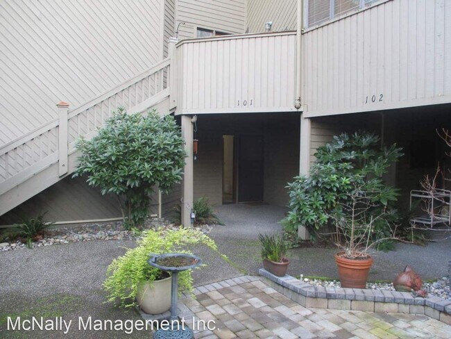 Building Photo - 2 br, 2 bath House - 2017 Narrows View Cir...