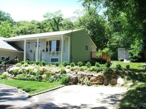 Building Photo - 414 Middlebridge Rd