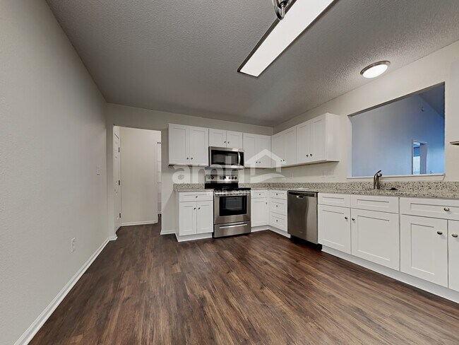 Foto del edificio - 15522 Dry Creek Rd
