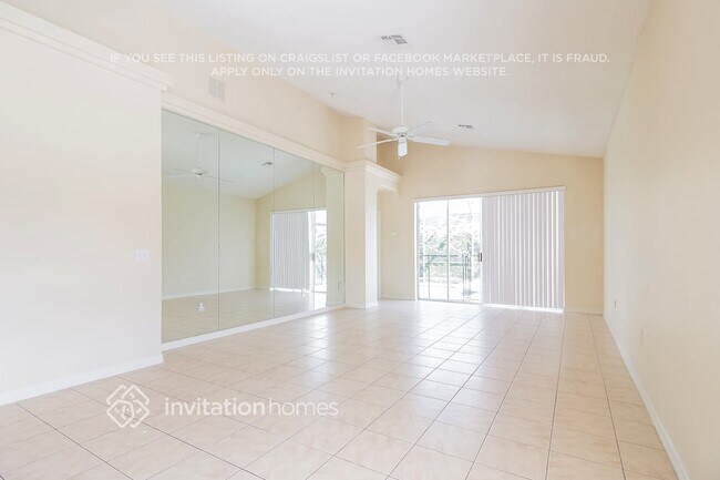 Foto del edificio - 16725 Rolling Green Dr