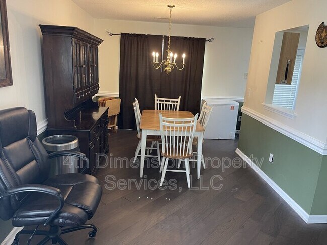 Foto del edificio - 490 Bedford Knoll Dr