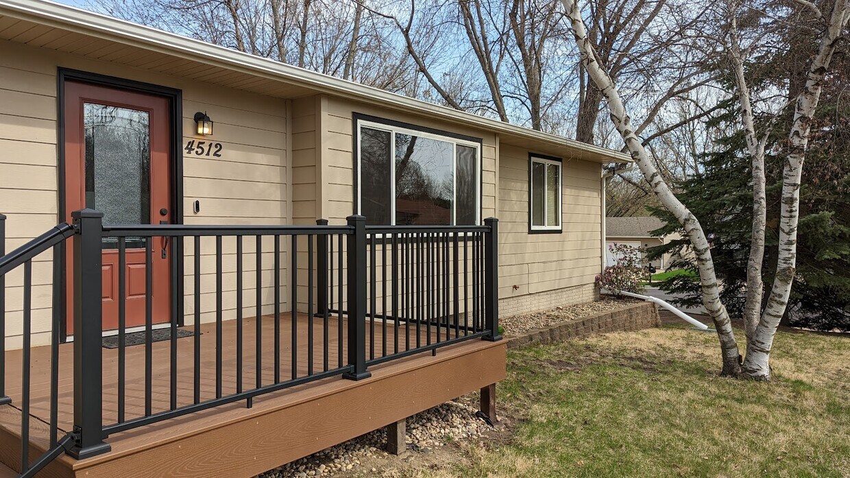 Primary Photo - 4512 S Drexel Dr