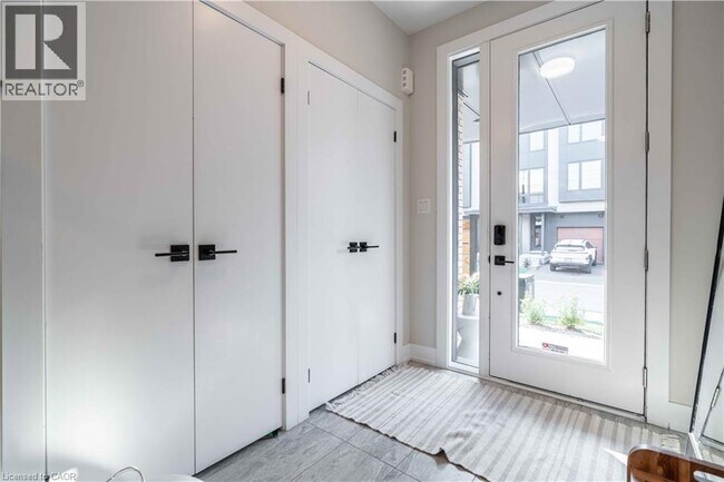 Photo du bâtiment - 2273 Turnberry Rd