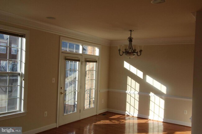 Building Photo - Discover this beautifully updated end unit townhome offering a perfect blend of style, comfort, a...