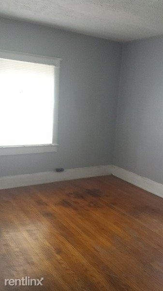 Building Photo - 2 br, 1 bath Townhome - 609 Smithfield Avenue