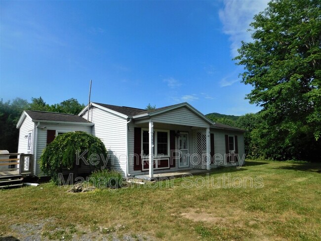 Building Photo - 560 Dry Branch Rd