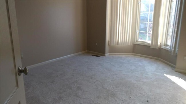 Building Photo - 2045 Roundtree