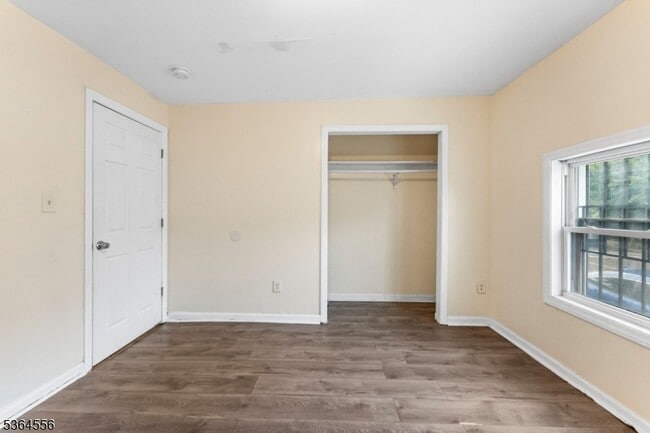 Building Photo - 718 S 13th St