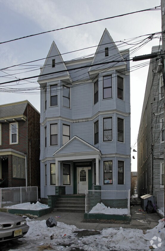 Building Photo - 69 Clarke Ave