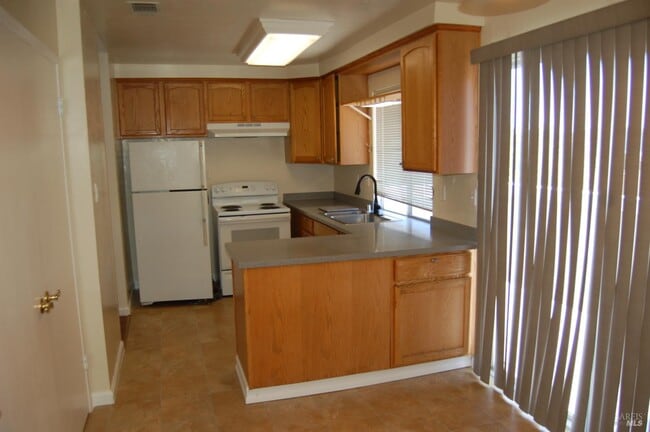 Building Photo - 117 Sunset Cir