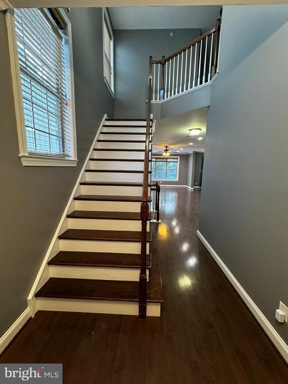 Building Photo - 4 Stonehaven Cir