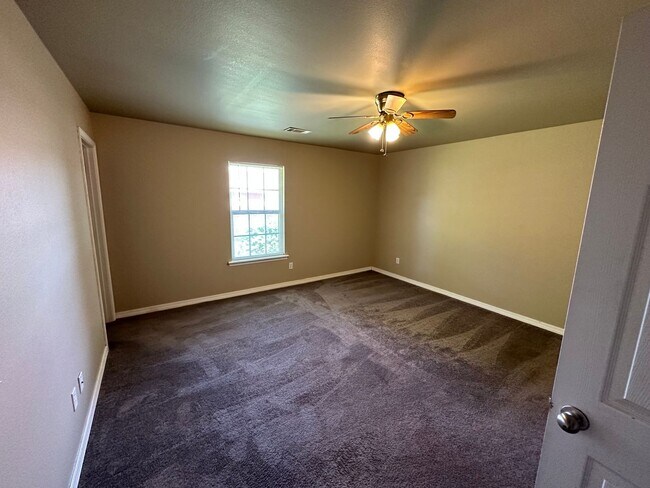 Building Photo - Come take a look at this 3-bedroom 2-bathroom home in Pottsville.