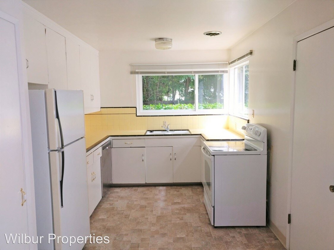 Primary Photo - 743 Roble Ave