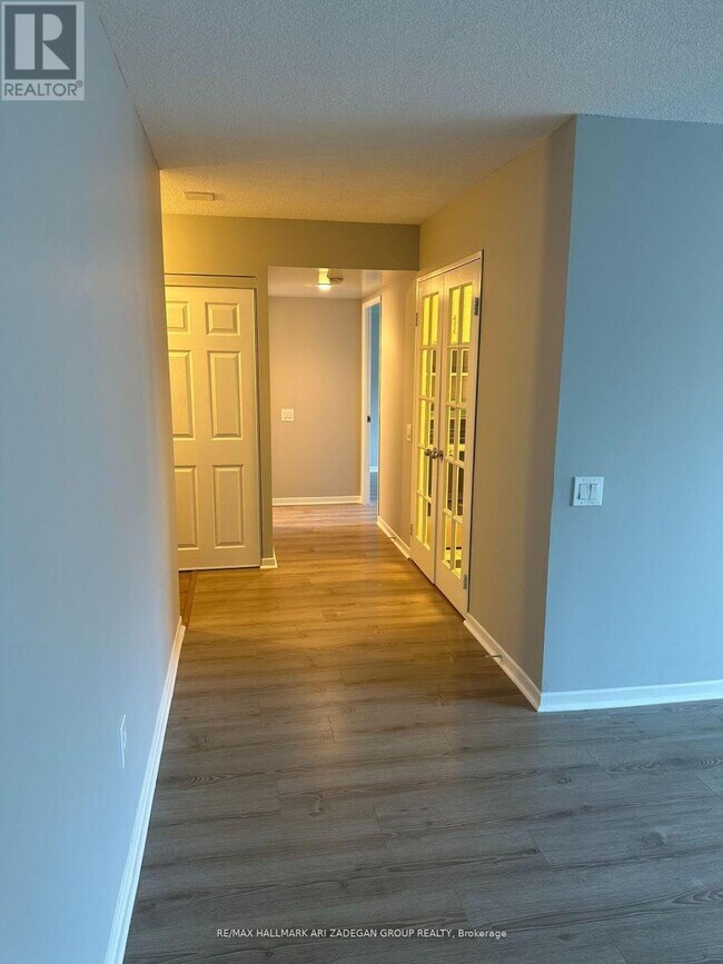 Photo du bâtiment - 21 Overlea Blvd