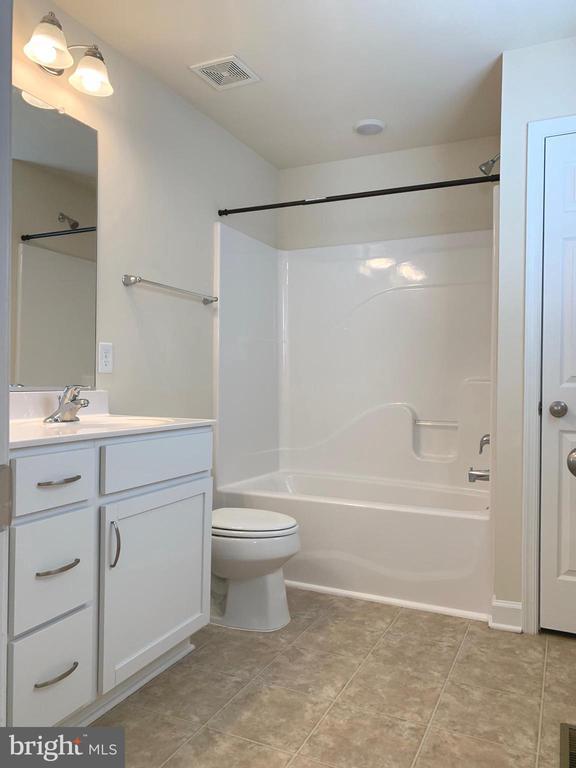 Building Photo - 6926 Lunette Ln