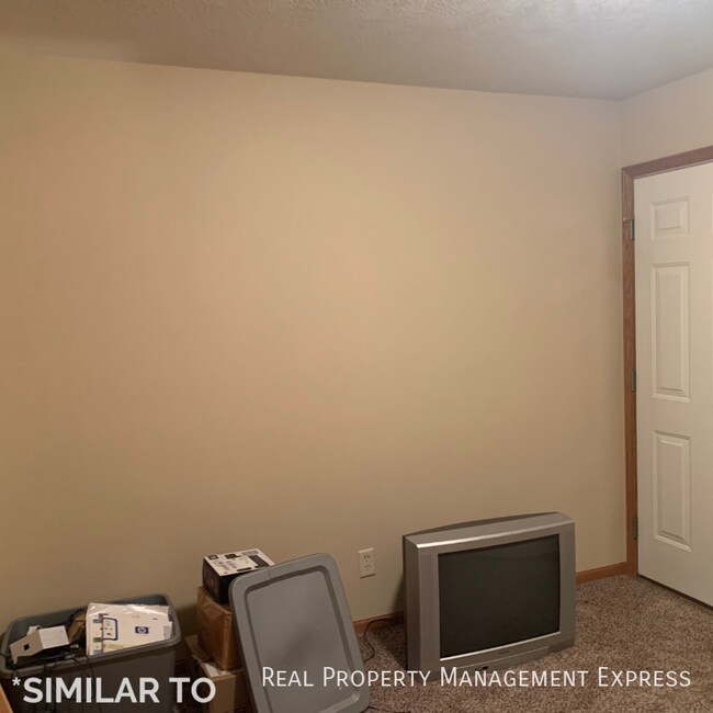 Foto del edificio - Spacious 3-bedroom, 1-bathroom apartment