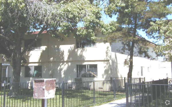 Foto del edificio - 1640 Crucero Dr