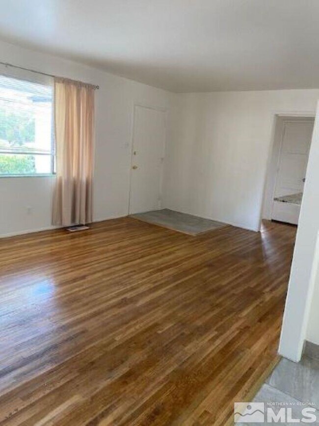 Foto del edificio - 1245 Coleman Dr