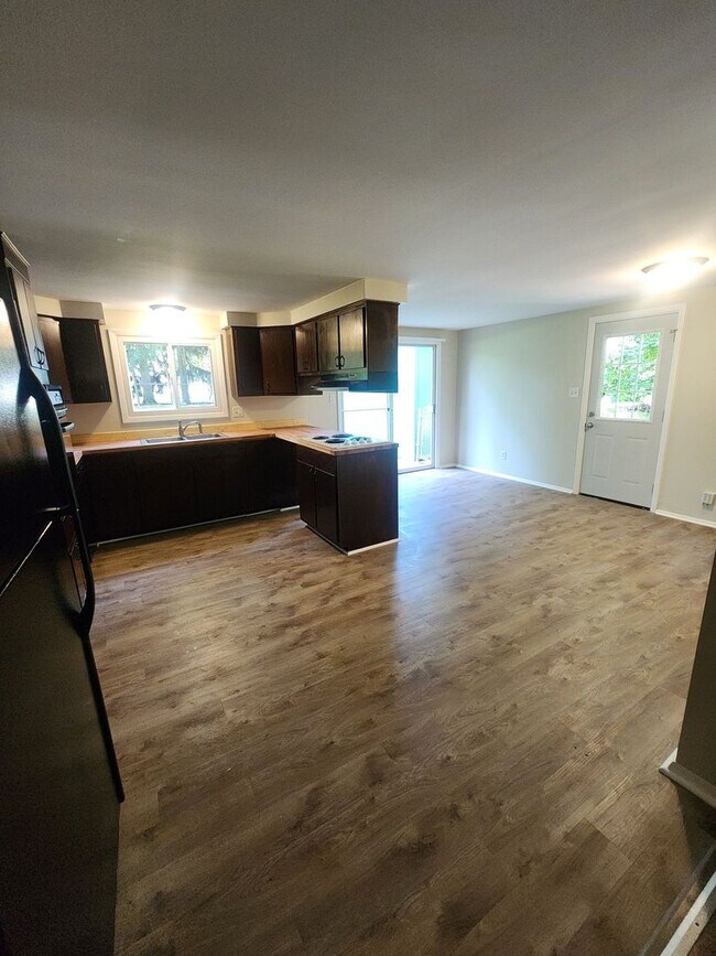 Foto del edificio - Now leasing for July 1st!