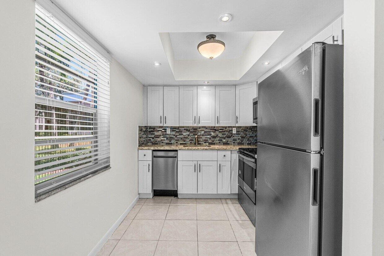 Foto principal - 641 Normandy Ln