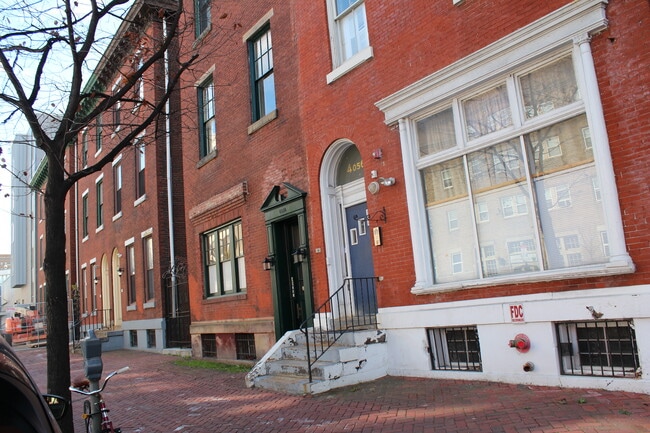 Outside - 4054 Chestnut St