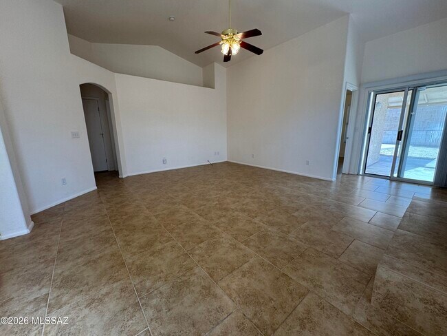 Foto del edificio - 7815 S Wild Primrose Ave