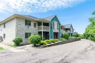 Building Photo - 1872 Deerhaven Ln NE