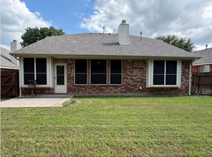 Building Photo - 2818 Liverpool Ln