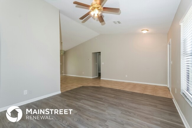 Building Photo - 1155 31st Ave SW