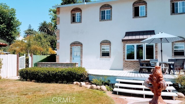 Building Photo - 547 Walnut Ave